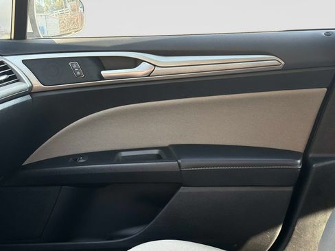 Used 2018 Ford Fusion S FWD image 22