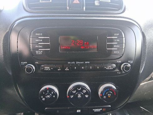 Used 2014 Kia Soul + image 32