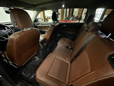 Used 2022 Volkswagen Atlas SE w/ Panoramic Sunroof Package FWD image 14