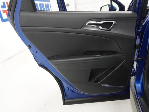 Used 2023 Kia Sportage SX image 32