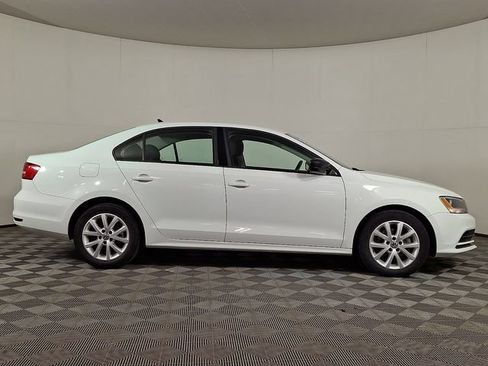 Used 2015 Volkswagen Jetta SE FWD image 9