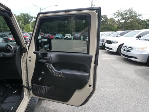 Used 2018 Jeep Wrangler Sport AWD/4WD image 21