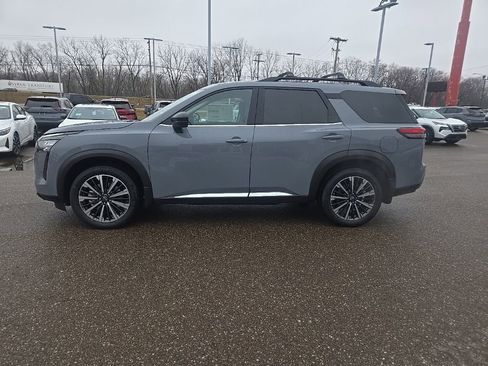 New 2026 Nissan Pathfinder Platinum AWD/4WD image 4