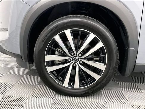 Used 2024 Nissan Pathfinder Platinum AWD/4WD image 10