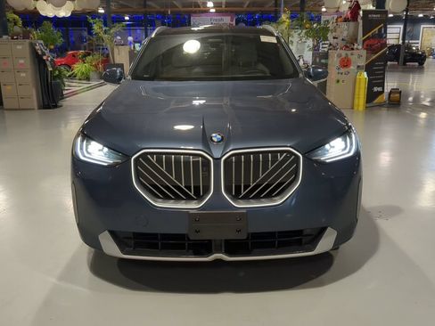 Used 2025 BMW X3 xDrive30i w/ Premium Package AWD/4WD image 3