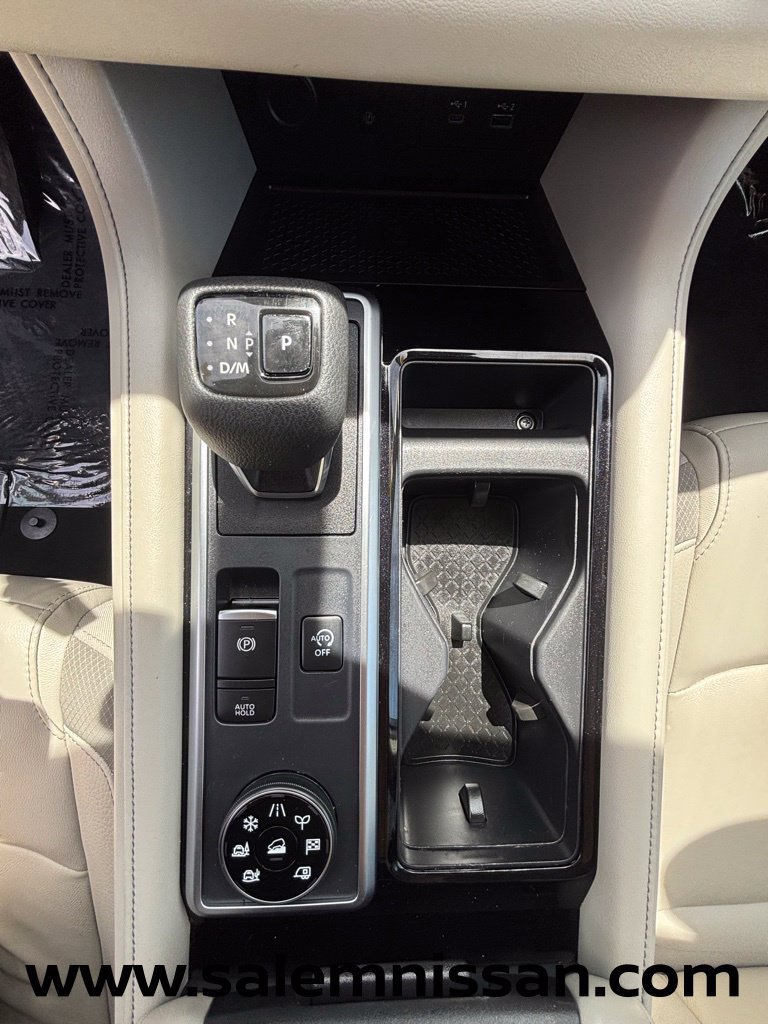Used 2023 Nissan Pathfinder SL AWD/4WD image 6