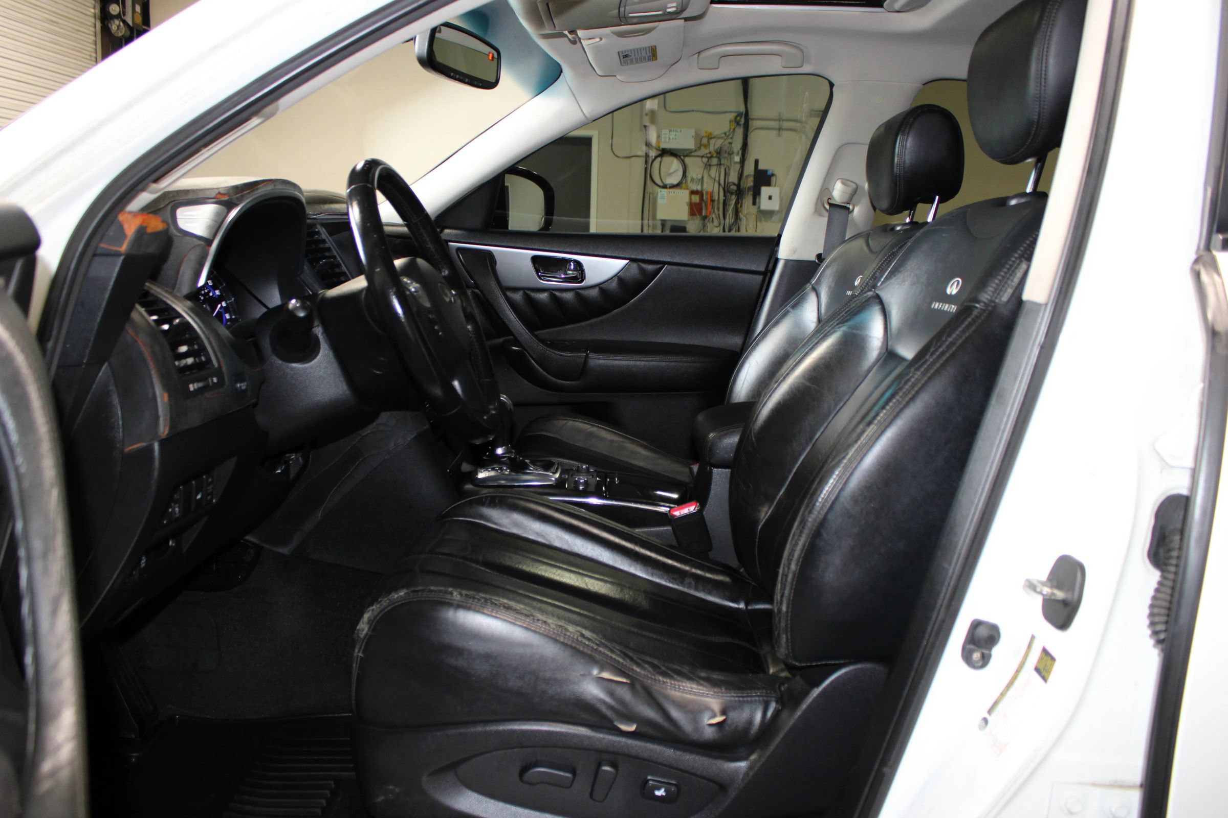 Used 2012 INFINITI FX35 2WD image 8