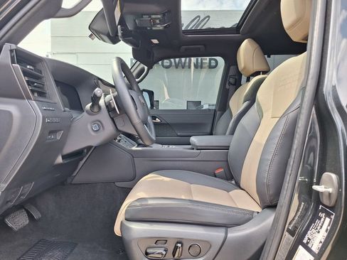 Used 2024 Lexus GX 550 AWD/4WD image 13