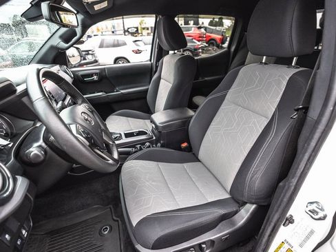 Used 2023 Toyota Tacoma TRD Sport w/ Black Out Package (TMS) image 19