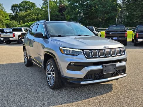 Used 2022 Jeep Compass Limited w/ Elite Group AWD/4WD image 8