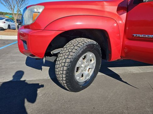 Used 2015 Toyota Tacoma Base image 34