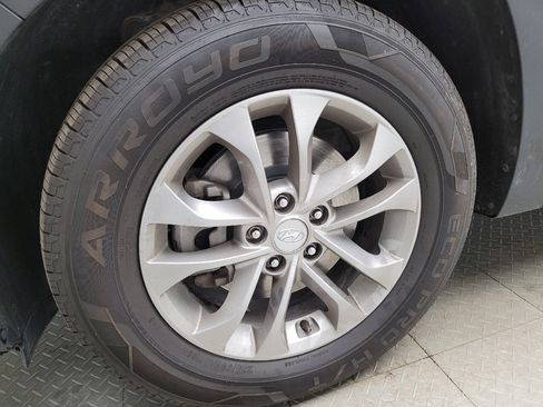 Used 2019 Hyundai Santa Fe SEL image 31