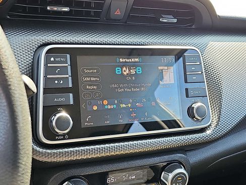 Used 2019 Nissan Kicks SV FWD image 16