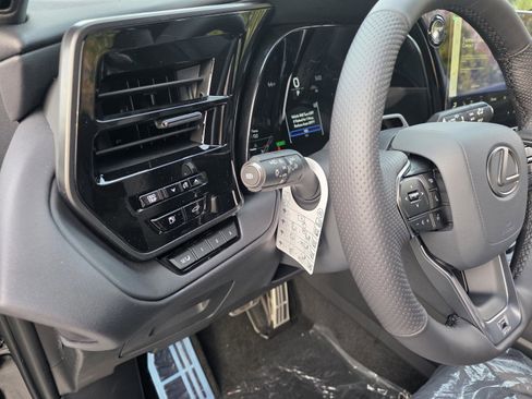 New 2026 Lexus TX 500h AWD image 16