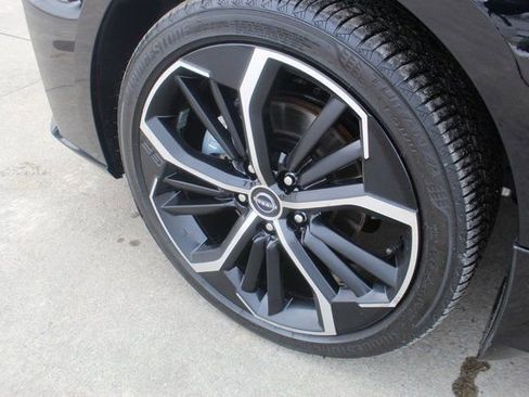 Used 2025 Nissan Altima 2.5 SR w/ SR Premium Package image 3