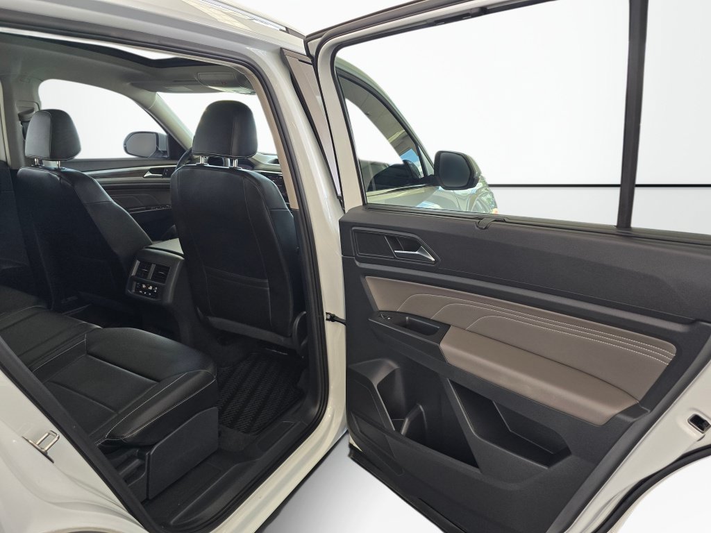 Used 2023 Volkswagen Atlas SEL AWD/4WD image 41