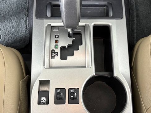 Used 2013 Toyota 4Runner Limited AWD/4WD image 25