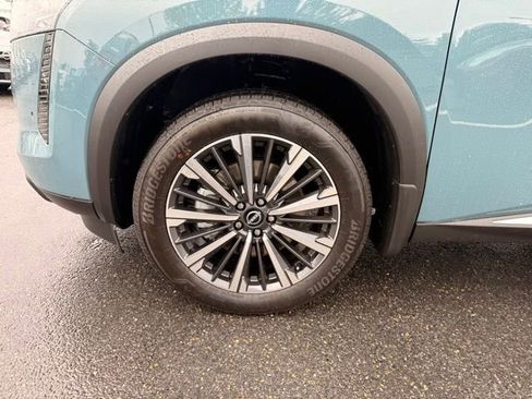 New 2026 Nissan Pathfinder Platinum AWD/4WD image 9