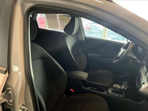 Used 2025 Hyundai Kona SEL image 11