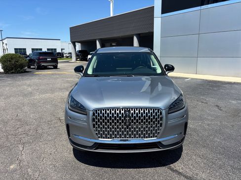 Certified 2023 Lincoln Corsair AWD w/ Rear Removable Package Tray image 2