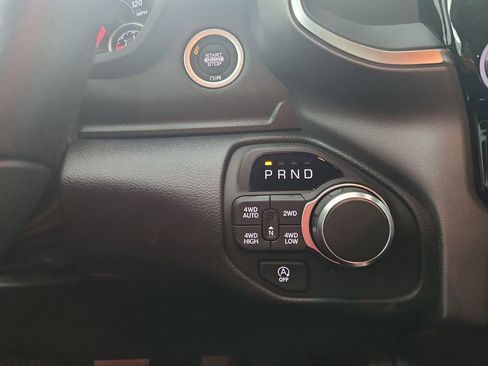 New 2026 RAM 1500 4x4 Crew Cab image 28