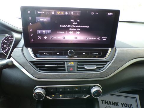 Used 2024 Nissan Altima 2.5 SV w/ SV Premium Package FWD image 25