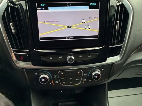 Used 2019 Chevrolet Traverse Premier image 13