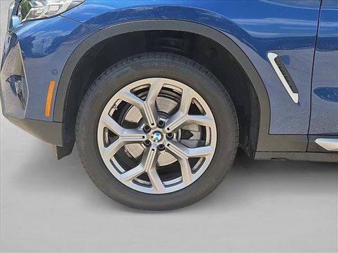 Used 2025 BMW X4 xDrive30i AWD/4WD image 22
