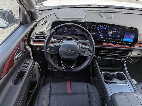 Certified 2024 Chevrolet Traverse RS FWD image 15