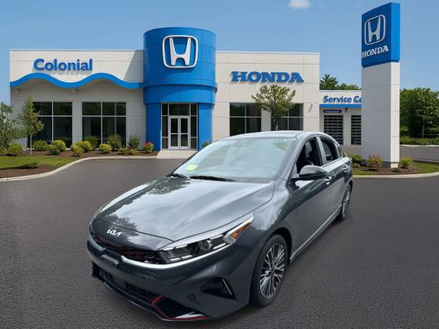 Used 2023 Kia Forte GT-Line w/ GT-Line Premium Package image 2