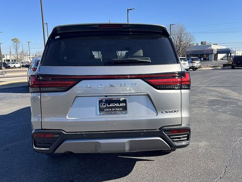 Used 2023 Lexus LX 600 4WD w/ Accessory Package (Z1) image 4