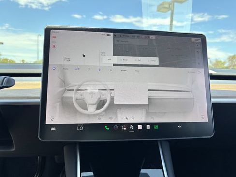 Used 2021 Tesla Model Y Long Range AWD/4WD image 24