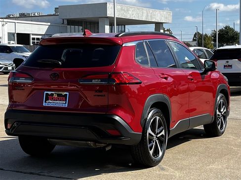 Used 2023 Toyota Corolla Cross AWD Hybrid image 4