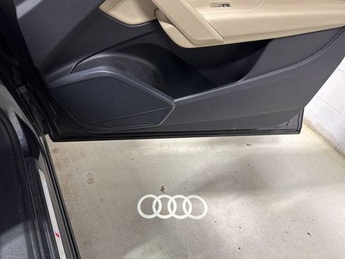 Used 2022 Audi Q5 2.0T Premium w/ Convenience Package image 38