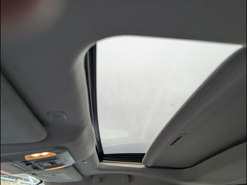 Used 2023 Toyota Highlander Bronze Edition image 13