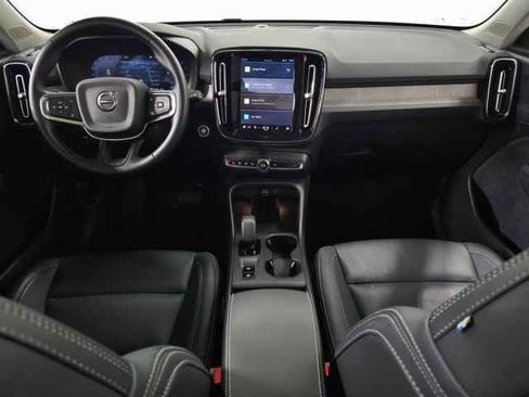Certified 2025 Volvo XC40 B5 Core image 14