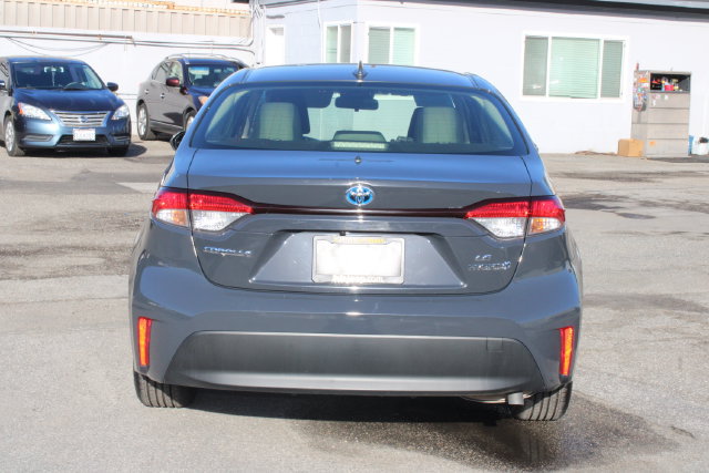 Used 2024 Toyota Corolla LE w/ LE Convenience Package FWD image 4