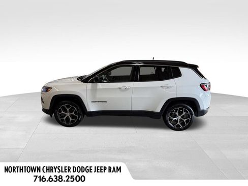 Used 2024 Jeep Compass Limited AWD/4WD image 2