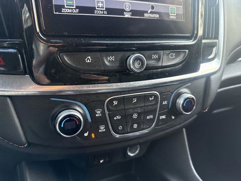 Used 2019 Chevrolet Traverse LT w/ LT Premium Package image 21