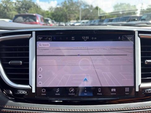 New 2026 Chrysler Pacifica Pinnacle w/ Trailer Tow Group FWD image 22
