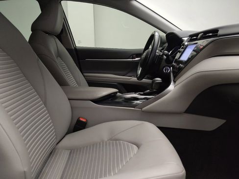 Used 2019 Toyota Camry SE image 21