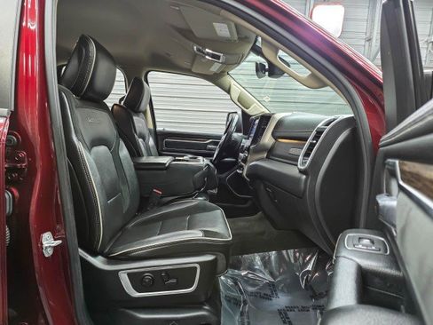 Used 2019 RAM 1500 Laramie AWD/4WD image 16