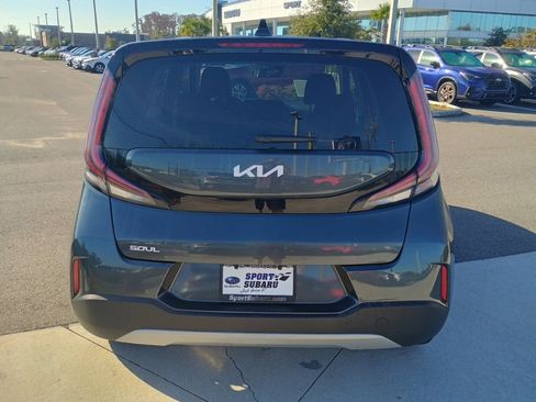 Used 2023 Kia Soul LX w/ LX Technology Package image 6