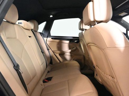 Used 2023 Porsche Macan AWD/4WD image 19