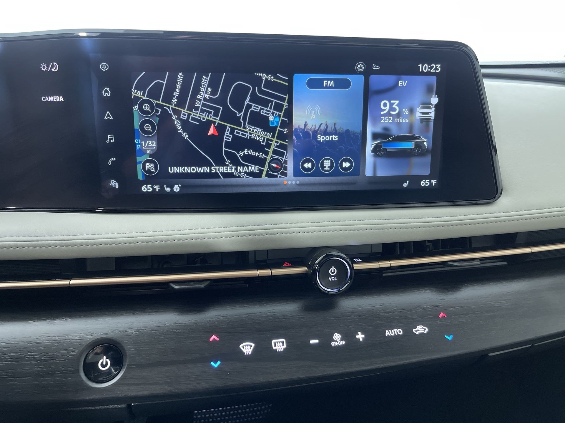 Certified 2024 Nissan Ariya AWD image 18