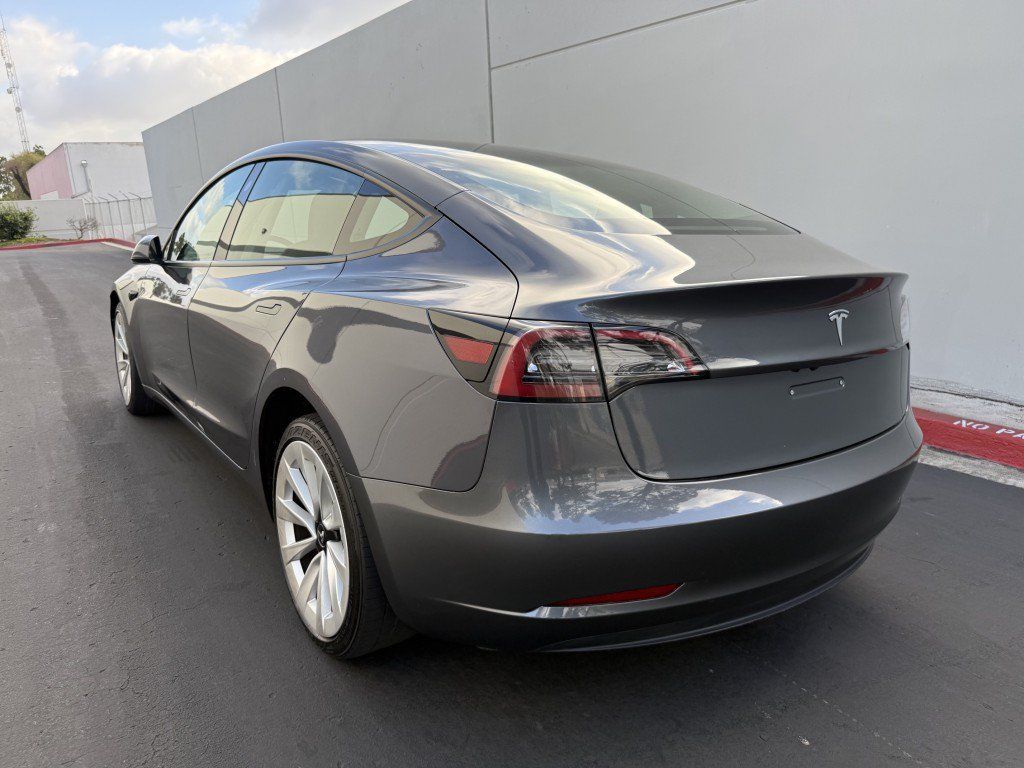 Used 2023 Tesla Model 3 Standard Range RWD image 4