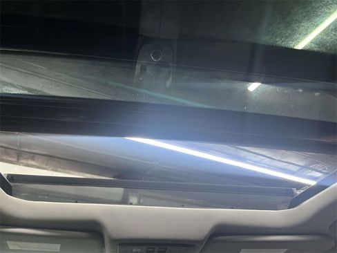 Used 2021 Nissan Rogue SV w/ Premium Package image 13