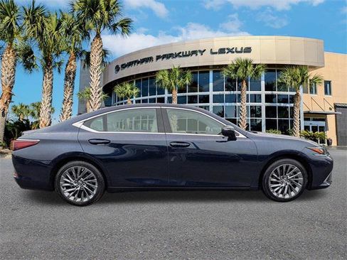 Certified 2025 Lexus ES 350 Ultra Luxury image 3