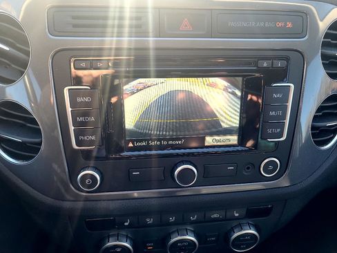 Used 2014 Volkswagen Tiguan SEL image 20