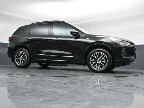 Certified 2024 Ford Escape ST-Line Select w/ Class II Trailer Tow Package AWD/4WD image 38